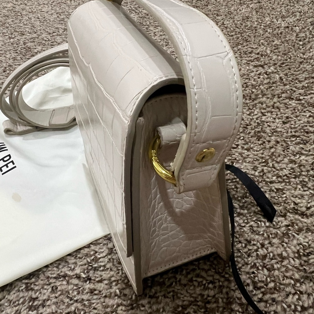 JWPEI Cream Croc-Embossed Bag - Picture 2 of 8